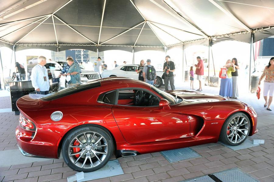  Dodge Viper SRT GTS 2013 года  (фото 5 из 42)